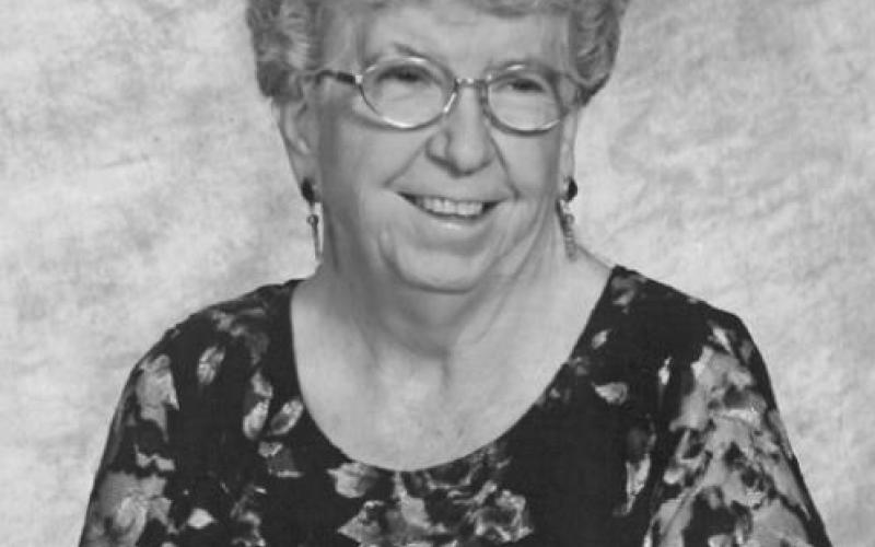 Lola Dollins
