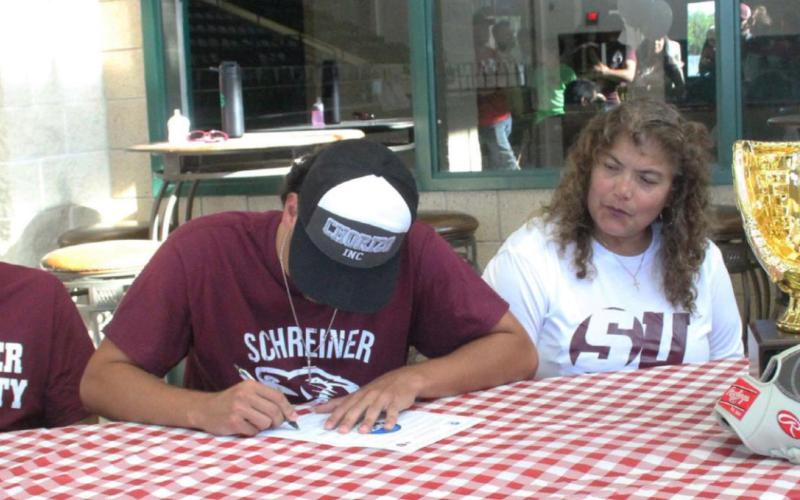 Gerardo Palacios signs a letter of intent to play baseball at Schreiner University. The student/athlete will play in the middle infield and study physical therapy at the university this fall. Photo by Jean Hayworth