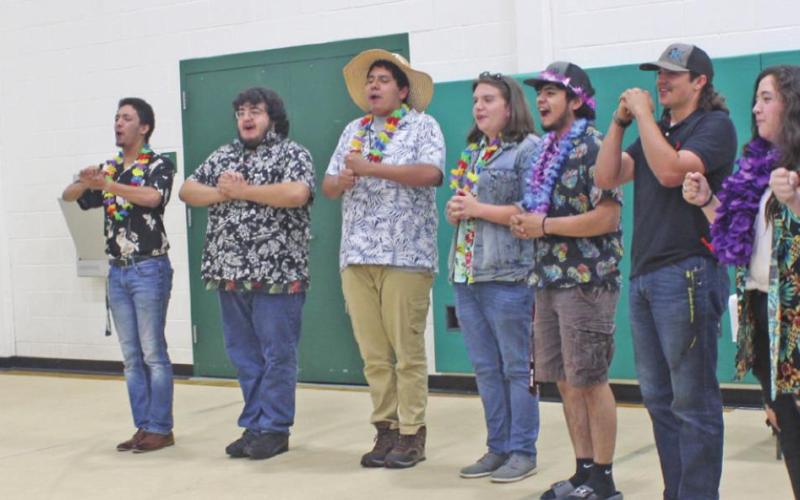 BHS band presents awards