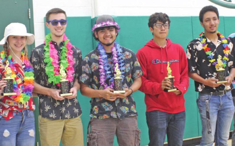 BHS band presents awards