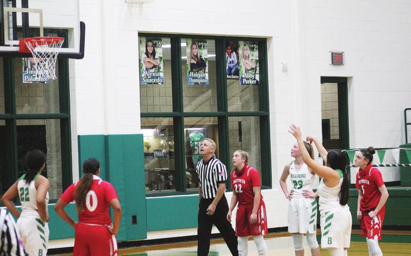 Lady Bucks fall to Sweetwater