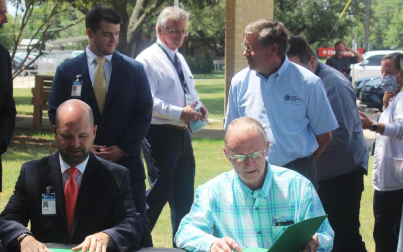 SMH signs affiliation agreement with Hendrick Medical Center