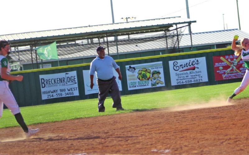 Lady Bucks fall to Holliday