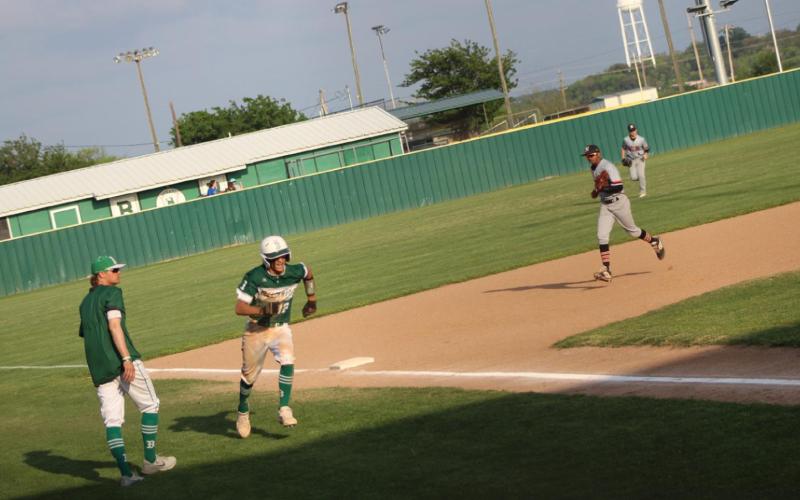 Bucks smother Nocona Indians