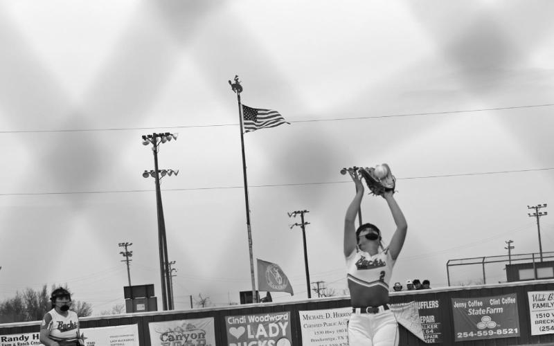  Lady Bucks lose to Henrietta Lady Bearcats