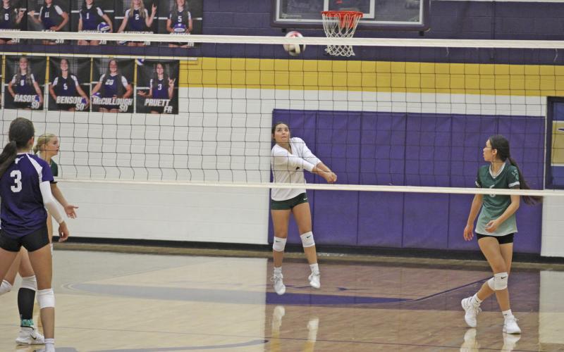 Mia Castillo had 14 digs to lead the Lady Bucks on the defensive end of their 25-13, 25-21, 25-17 win over the Early Lady Horns on Tuesday, Sept. 12. Photo/Mike Williams