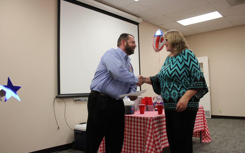 Ruth Annette Yoes was the recipient of the Chemical Dependency Counseling Reach Club Scholarship, which was presented by Lance Eastman, who is the vice president of student learning and instructional support for all four West Texas campuses of TSTC. BA photo by Jean Hayworth