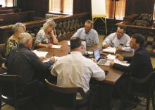 County commissioners vote to join opioid settlements